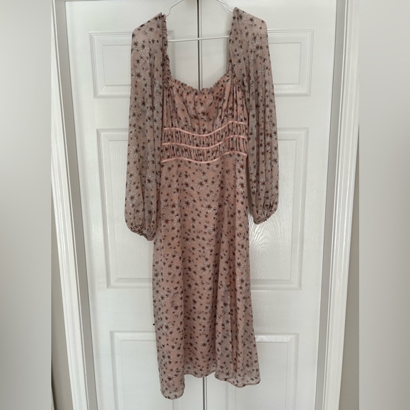 WAYF Blush pale pink long sleeve daisy floral dress size medium - Picture 4 of 9